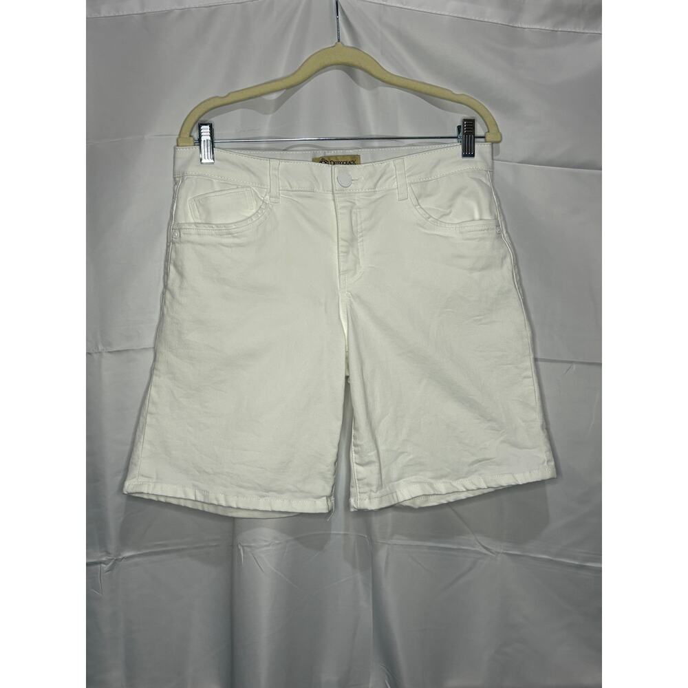 Democracy Mid-Rise "Ab"solution® White Denim 7" Short Size 8